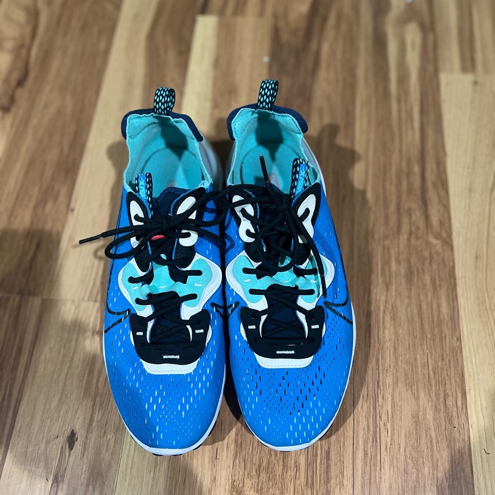 Nike Navy Sneakers with White Details